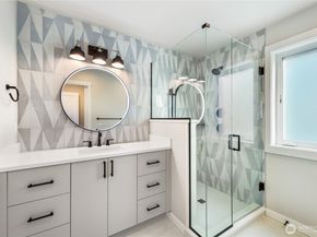 2817 Franklin Avenue E B, Seattle WA 98102