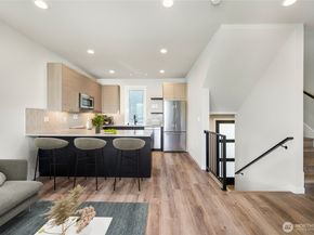 2817 Franklin Avenue E B, Seattle WA 98102