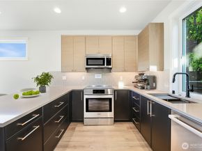 2817 Franklin Avenue E B, Seattle WA 98102