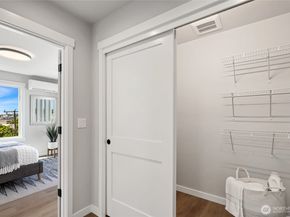 2817 Franklin Avenue E B, Seattle WA 98102