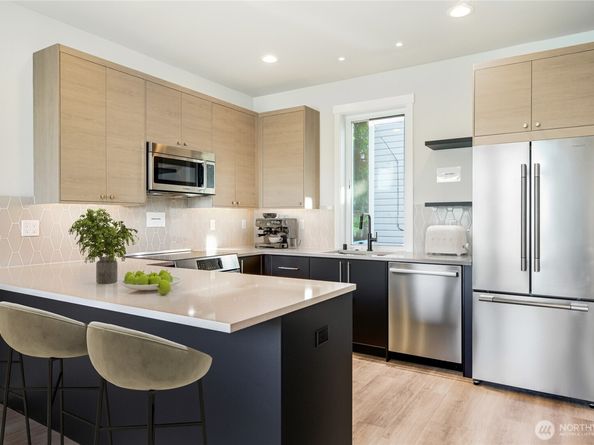 2817 Franklin Avenue E B, Seattle WA 98102