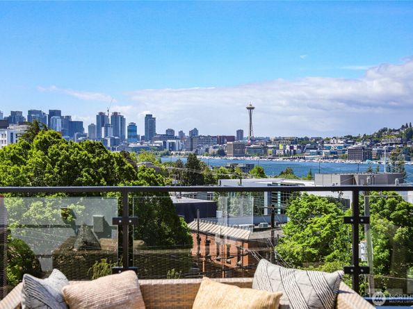 2817 Franklin Avenue E B, Seattle WA 98102