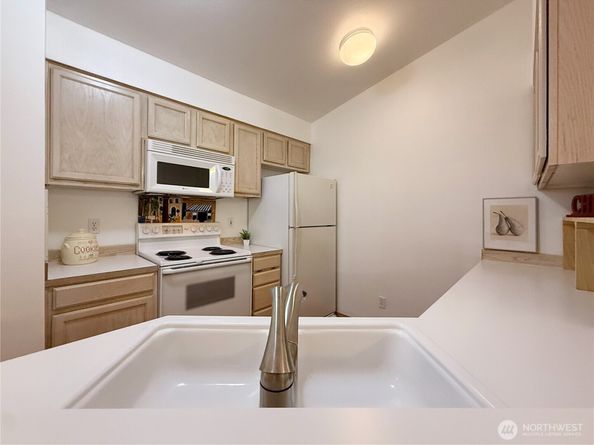 5620 14th Drive W Q302, Everett WA 98203