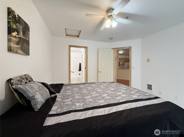 5620 14th Drive W Q302, Everett WA 98203