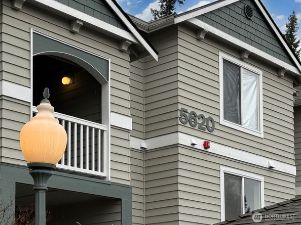 5620 14th Drive W Q302, Everett WA 98203
