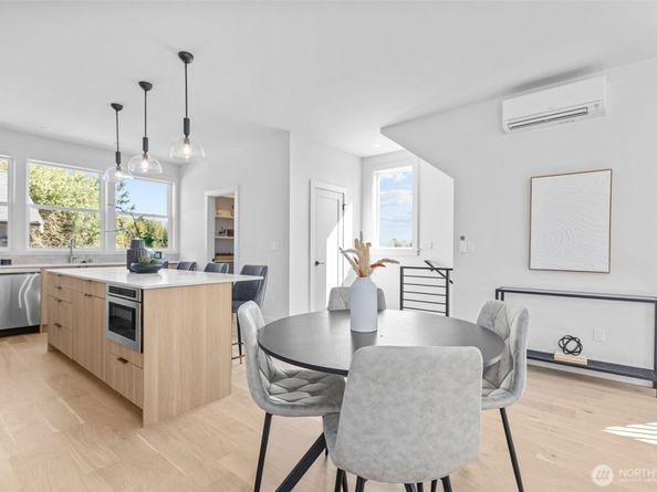 7344 22nd Avenue NW, Seattle WA 98117