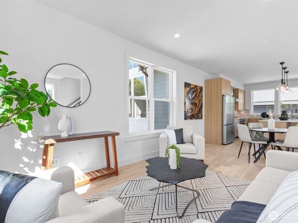 7344 22nd Avenue NW, Seattle WA 98117