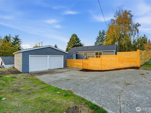 7227 S 120th Street, Seattle WA 98178