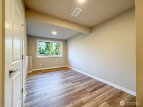 15905 118th Place NE, Bothell WA 98011