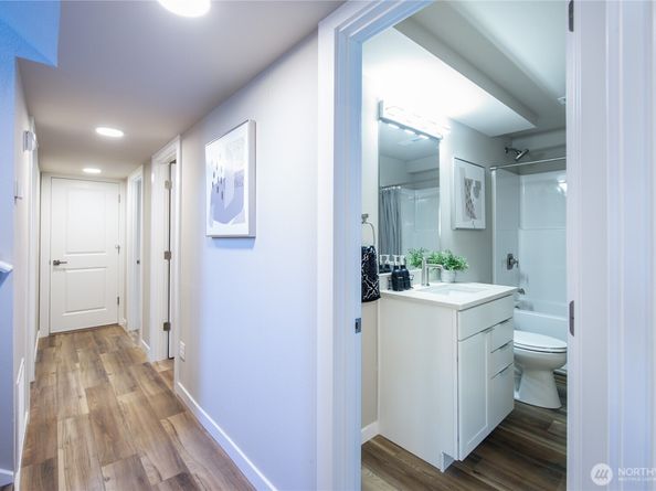 15905 118th Place NE, Bothell WA 98011