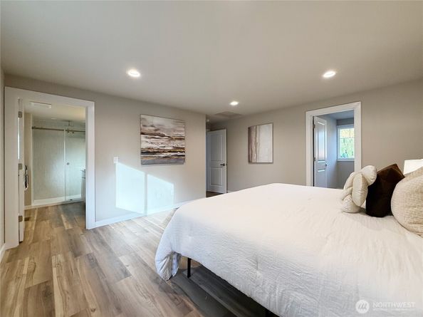 15905 118th Place NE, Bothell WA 98011