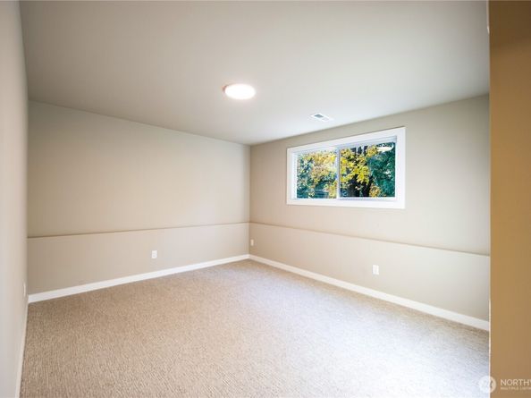 15905 118th Place NE, Bothell WA 98011