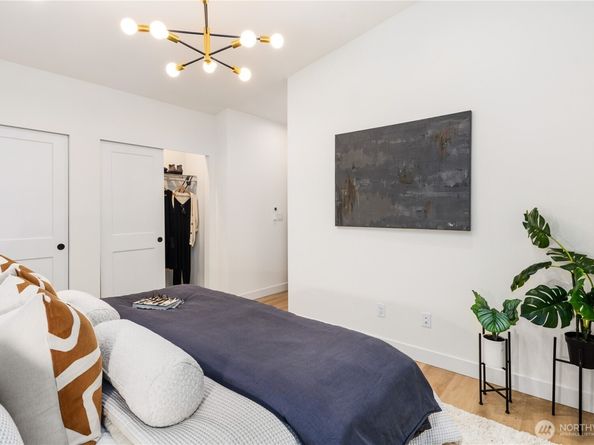 3417 48th Avenue SW, Seattle WA 98116