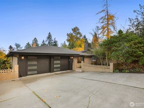 16040 36th Avenue NE, Lake Forest Park WA 98155