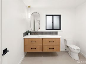 16040 36th Avenue NE, Lake Forest Park WA 98155