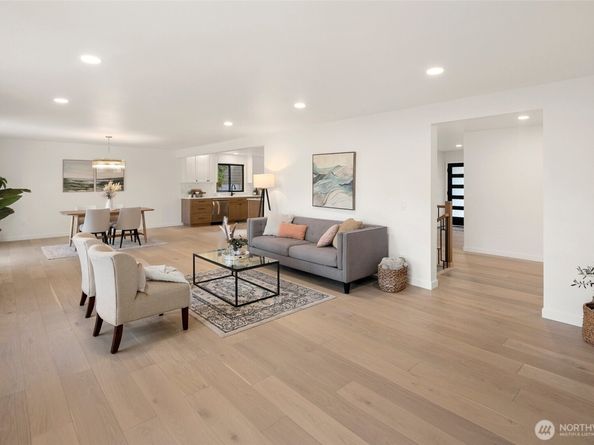 16040 36th Avenue NE, Lake Forest Park WA 98155