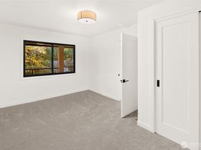 16040 36th Avenue NE, Lake Forest Park WA 98155