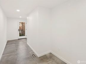 16040 36th Avenue NE, Lake Forest Park WA 98155