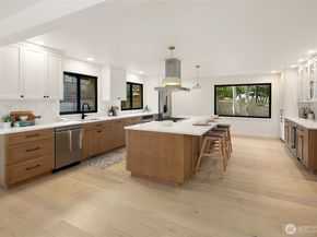 16040 36th Avenue NE, Lake Forest Park WA 98155