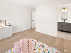 16040 36th Avenue NE, Lake Forest Park WA 98155