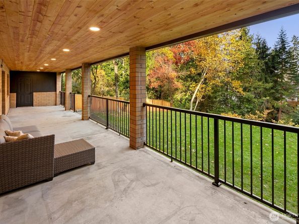 16040 36th Avenue NE, Lake Forest Park WA 98155