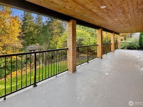 16040 36th Avenue NE, Lake Forest Park WA 98155