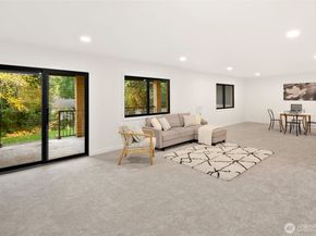 16040 36th Avenue NE, Lake Forest Park WA 98155