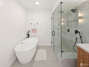 16040 36th Avenue NE, Lake Forest Park WA 98155