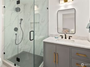 16040 36th Avenue NE, Lake Forest Park WA 98155