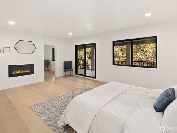 16040 36th Avenue NE, Lake Forest Park WA 98155