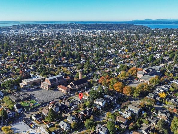 120 N 80th Street, Seattle WA 98103