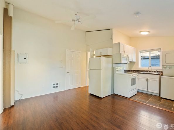 120 N 80th Street, Seattle WA 98103