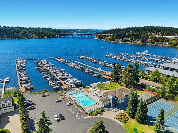 2 Crescent Key SE, Bellevue WA 98006