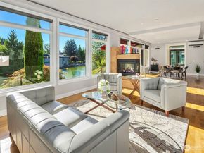 2 Crescent Key SE, Bellevue WA 98006