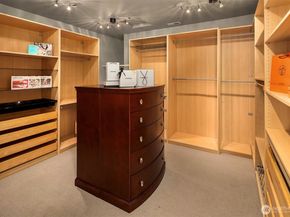 2 Crescent Key SE, Bellevue WA 98006