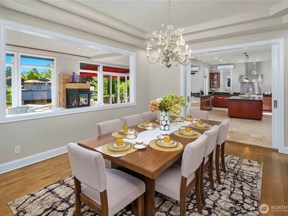 2 Crescent Key SE, Bellevue WA 98006