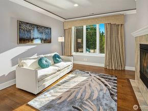 2 Crescent Key SE, Bellevue WA 98006