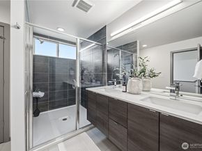 5936 S 36th Avenue A, Seattle WA 98118