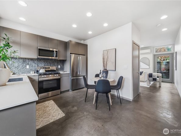 5936 S 36th Avenue A, Seattle WA 98118