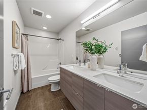 5936 S 36th Avenue A, Seattle WA 98118