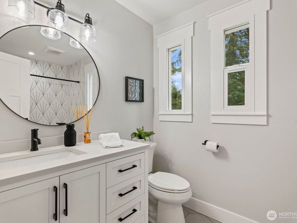 18509 236th Avenue NE, Woodinville WA 98077