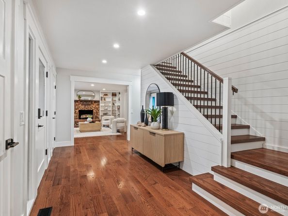 18509 236th Avenue NE, Woodinville WA 98077