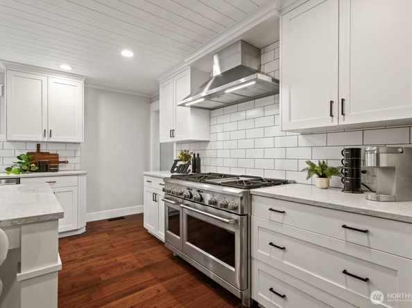 18509 236th Avenue NE, Woodinville WA 98077