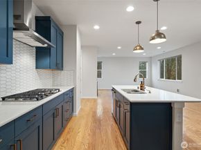 759 SE Nordmann Loop, Port Orchard WA 98366