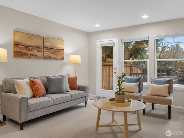 22638 44th Avenue W 6, Mountlake Terrace WA 98043