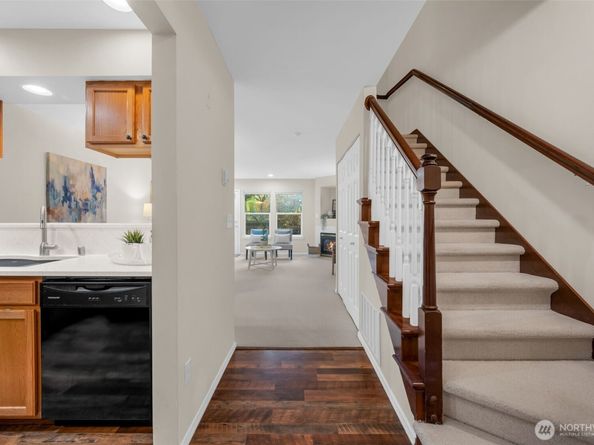 22638 44th Avenue W 6, Mountlake Terrace WA 98043