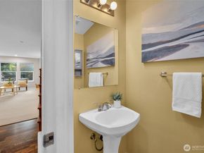 22638 44th Avenue W 6, Mountlake Terrace WA 98043