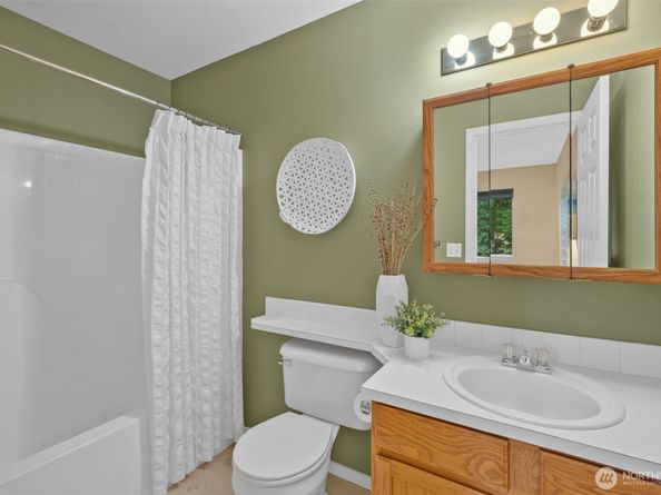 22638 44th Avenue W 6, Mountlake Terrace WA 98043