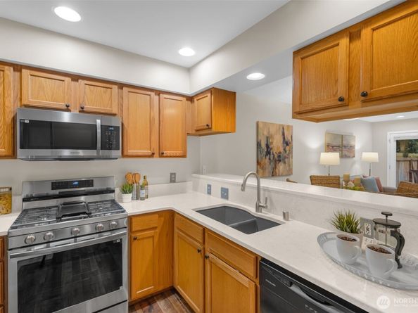 22638 44th Avenue W 6, Mountlake Terrace WA 98043