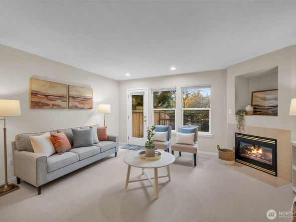 22638 44th Avenue W 6, Mountlake Terrace WA 98043